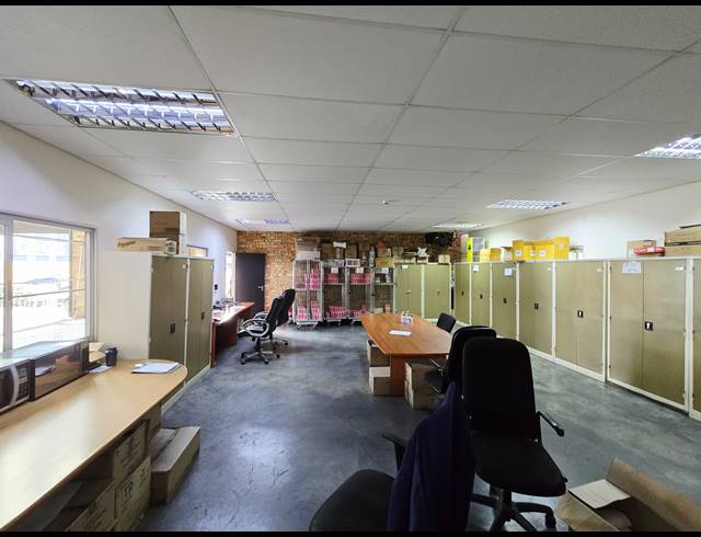 7,649M² WAREHOUSE TO LET IN NORTH RIDING